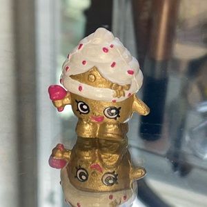 Cupcake Queen limited edition 2014 season 1 shopkin collectible